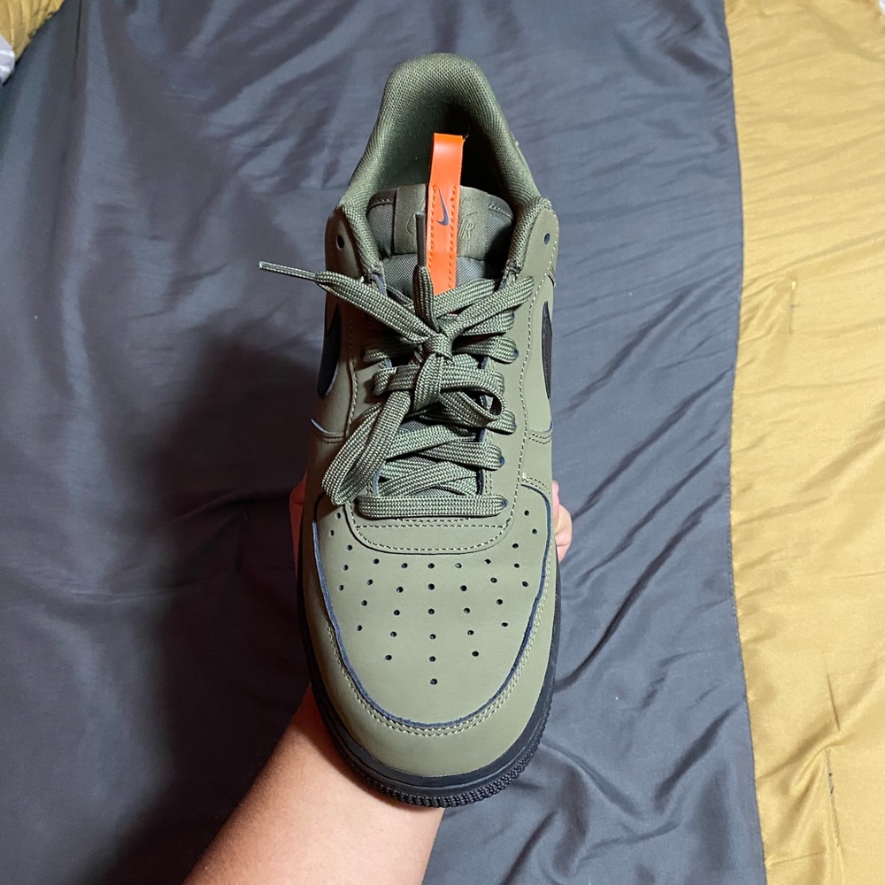 Nike Air Force 1 Medium Olive - Picture 3 of 7
